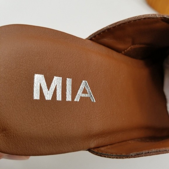 Mia Women Brown Faux Leather Daisy Slide Clog 7 - Picture 8 of 9